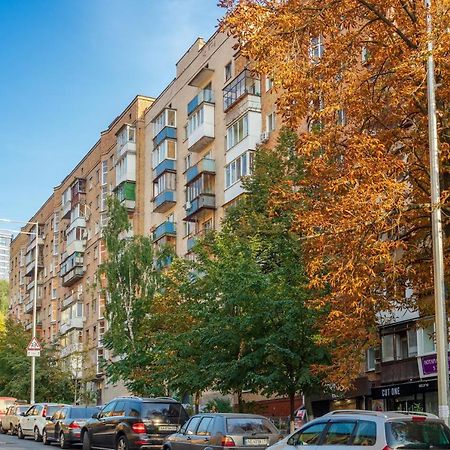 Квартира По Улице Федорова 1 キエフ エクステリア 写真