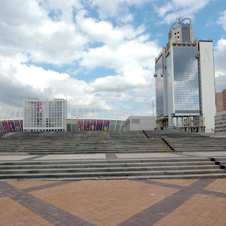 Квартира По Улице Федорова 1 キエフ エクステリア 写真